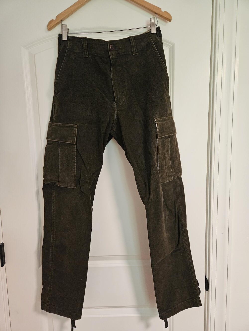 Brushed Moleskin Olive Cargo Pants. Waist Size 31.